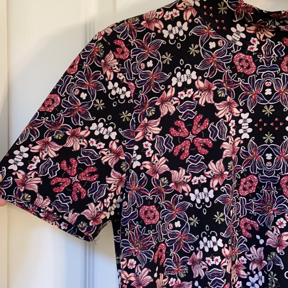 Patterned Dress - Picture 2 of 3